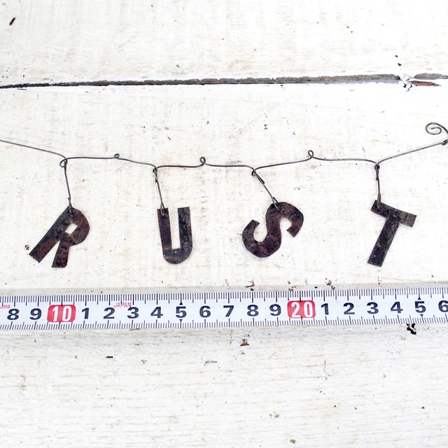 リメイクトタン サビサビ文字ガーランド Rust Naco Re Antique