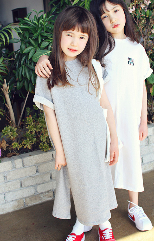 ロゴワンピース 半袖 Tシャツワンピ ワンピース リンクコーデ お揃い 親子コーデ 双子コーデ 春夏 春 夏 新作 ゆったり バックプリント ロング ワンピース マキシワンピース サイドスリット 子供服 キッズ 女の子 子供 韓国子供服 韓国 プレゼント ギフト 贈り物 90 100