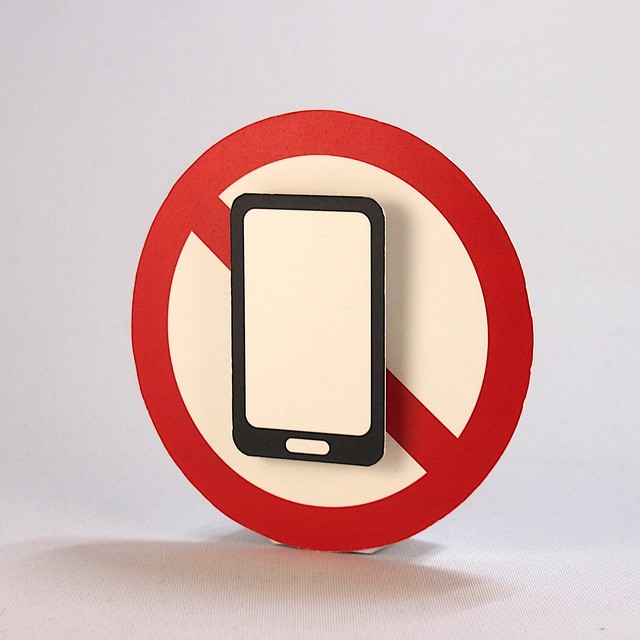 動く禁止ピクトグラム 携帯電話禁止 国際ディスプレイ工業オンラインストア
