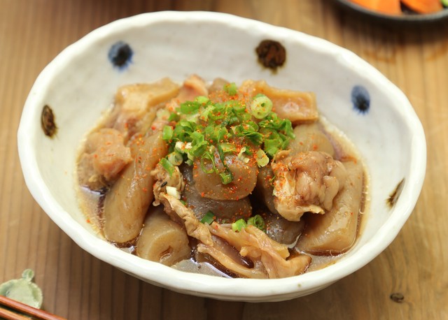 温めるだけで食べられる【牛すじ甘辛こんにゃく煮】