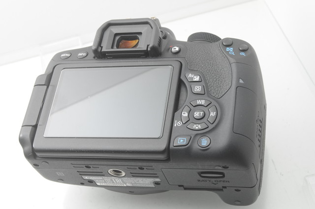 中古 保証付 送料無料 Canon デジタル一眼レフカメラ Eos Kiss X8i レンズキット Ef S18 55mm F3 5 5 6 Is Stm レンズキット 一眼レフカメラ 一眼レフ 中古 一眼レフ 一眼レフカメラ 初心者 カメラ Eos カメラレンズ 送料無料 鉢花工房トマト