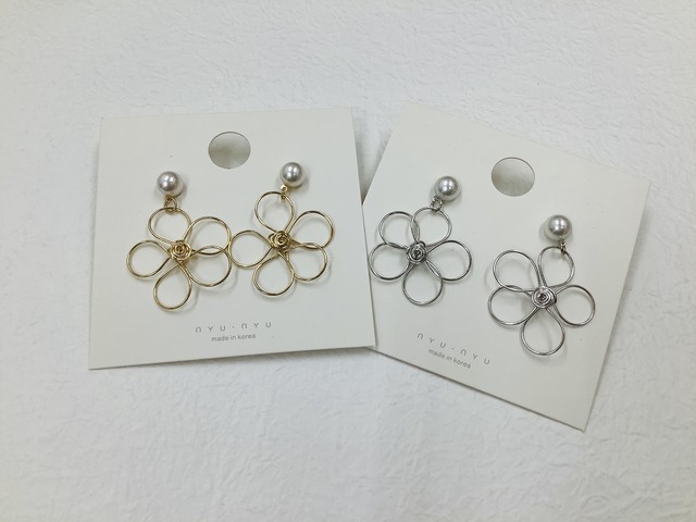 ワイヤーフラワーピアス Eity