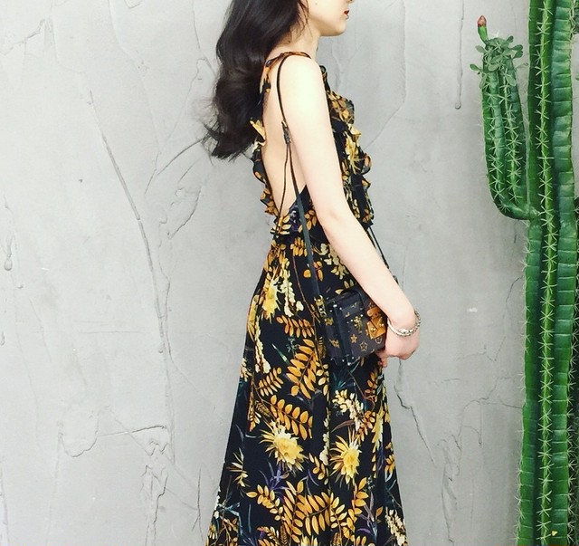 リゾートワンピース マキシ丈 ノースリーブ Vネック ボタニカル柄 背中開き 肌見せ ハイウエスト Aライン フェミニン 大人可愛い 南国 春夏 お出かけ 旅行 リゾート ビーチ ネイビー Southisland