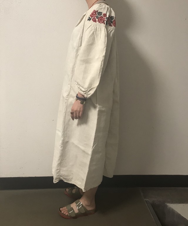 ウクライナ刺繍 1930年代 ヴィンテージ 民族衣装 ワンピース バラ Honey Lemon Pie Vintage By Pies Showroom