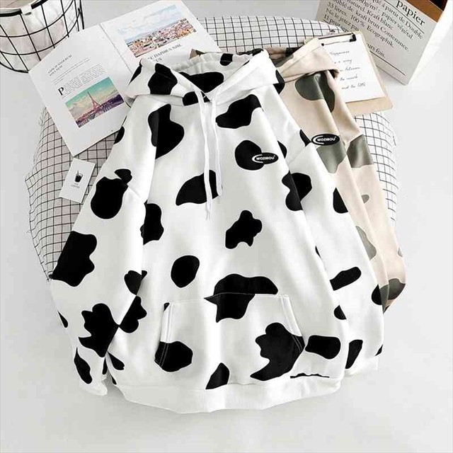 ホルスタイン柄 パーカー フーディー 牛柄 バイカラー オーバーサイズ 可愛い スウェット 体型カバー レディース 華奢見え アウター ゆったり アニマル柄 取寄 発送目安14 21日営業日 Laff Store 会社情報 納期の確認をお願いします