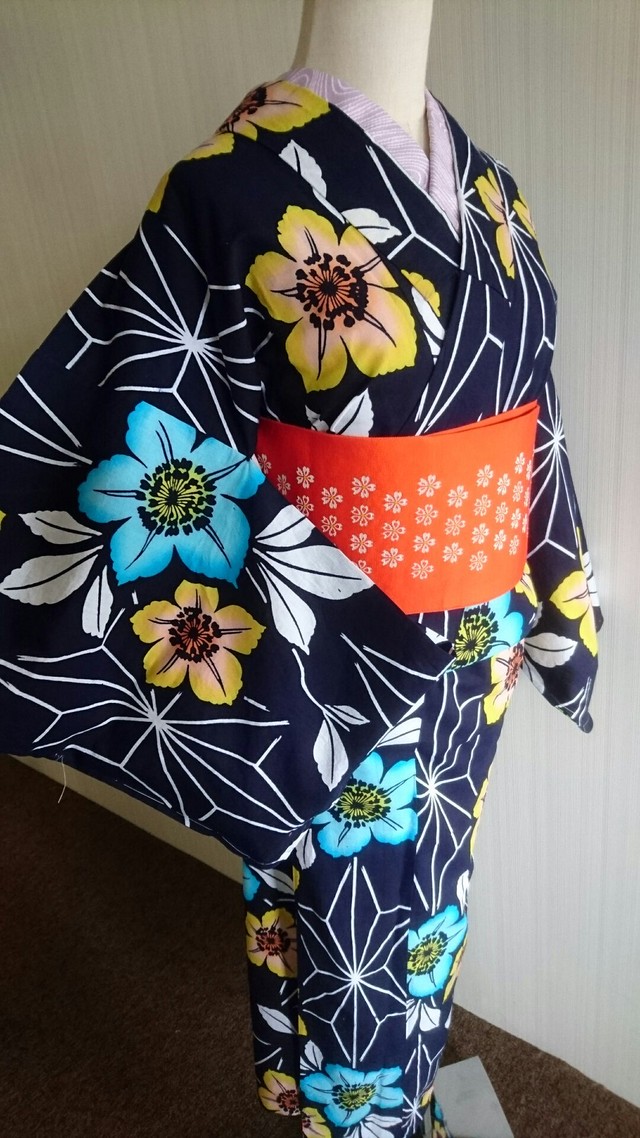 昭和レトロ 注染浴衣 可愛い浴衣 Kimono Bito