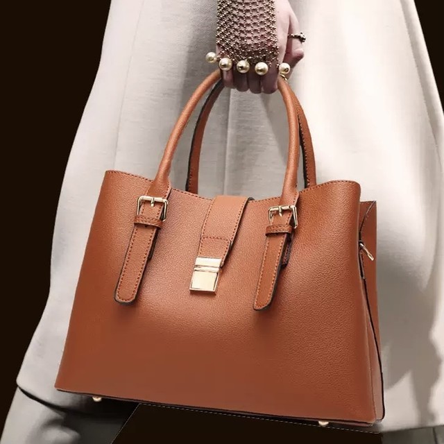 本革 きれいめ 大容量 2wayバッグ ベルトデザイン おしゃれ 被らない 個性 上品 高見え 代 30代 40代 レディースバッグ おすすめ 2761 Sayurio レディースアパレル ファッション プチプラ アラサー アラフォー