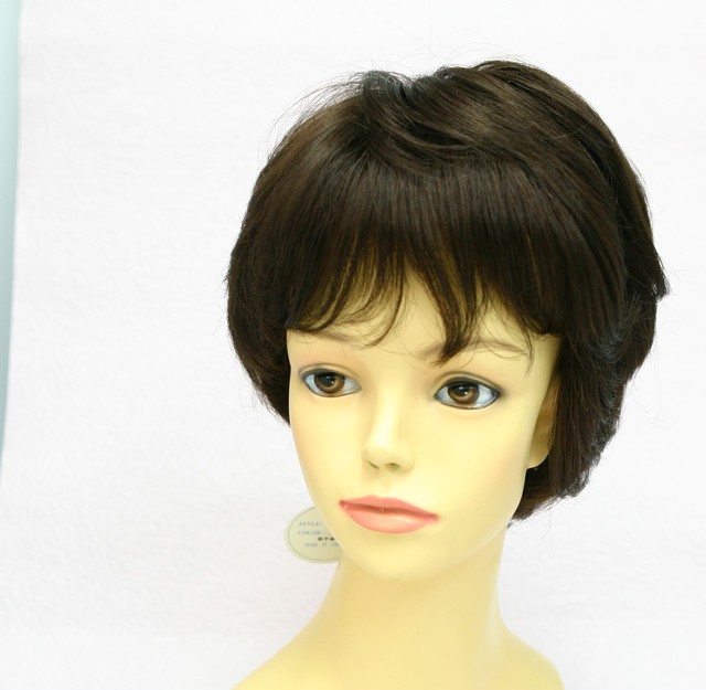 No 035 ショート段カットスタイル 暗めの茶色 Shop Haircut Asia