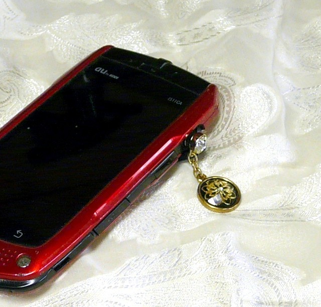 スマホ スマホストラップ スマホピアス イヤホンジャックピン Latina