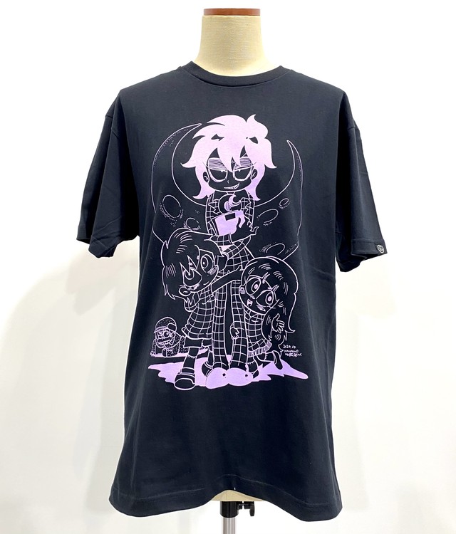 【ビーム25周年描き下ろし企画】七野ワビせん「ナイトメア・ファミリー」Tシャツ