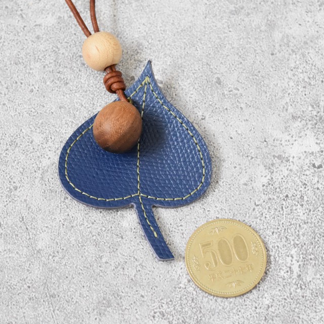 森のペンダント 一点もの 28 青 木の実 Tanakagu