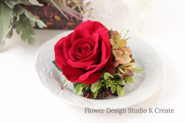 ビロードの赤い薔薇とbrbe紫陽花の髪飾り フローレス レッド ヘアクリップ Flower Design Studio K Create ビロードの赤い薔薇とbrbe紫陽花の髪飾り フローレス レッド ヘアクリップ Flower Design Studio K Create