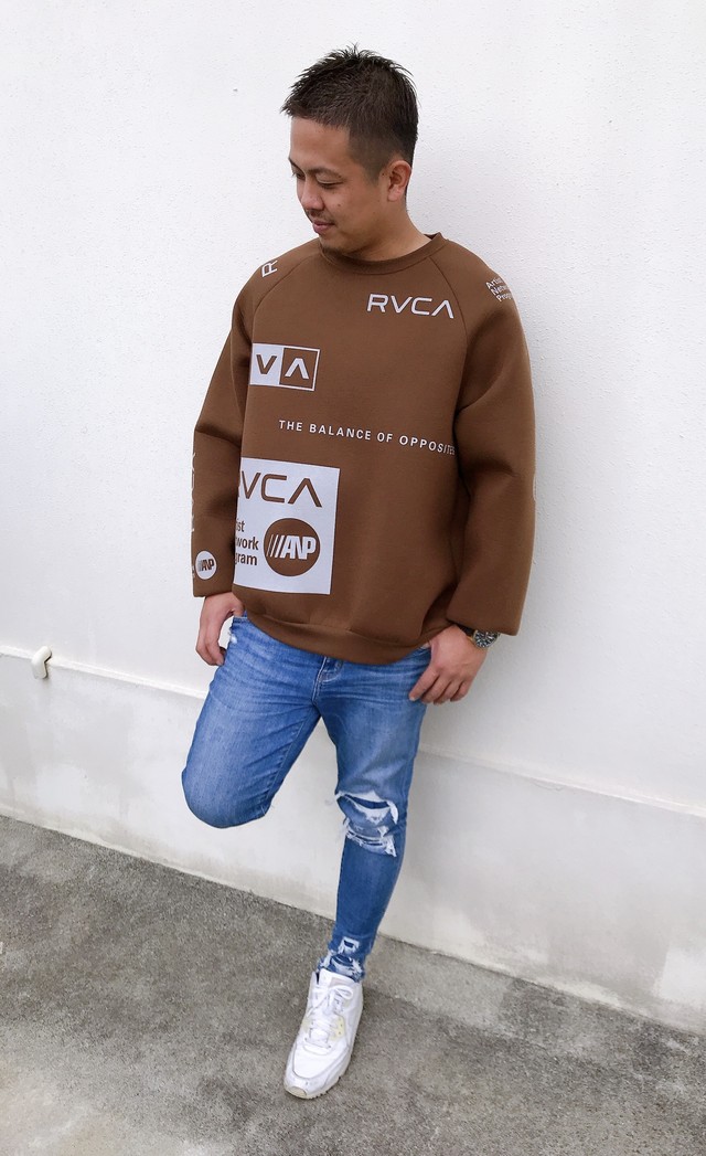 Aj042 005 ルーカ All Over Rvca Crew トレーナー 人気ブランド メンズ 新作 カジュアル おしゃれ ロゴ 入学 就職 プレゼント 黒 茶 白 Rvca Beachdays Okinawa