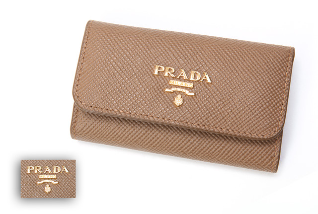 プラダ Prada キーケース 鍵 レディース メンズ アクセサリー ブランド 高級 大人気 おしゃれ プレゼント ギフト用 小物 新品 正規品 おすすめ 1pg222 Amamoda