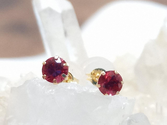 K18 レッドスピネル ラウンド ピアス 新しいエネルギーを生み出す プレゼントにもどうぞ 小箱 La Terre表参道のショップバッグ付き Jewelrylt