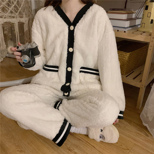もこもこ シンプル ルームウェア パジャマ 部屋着 レディース セットアップ Vネック カーディガン 長袖 冬 白 ボーダー ラウンジウェア ナイトウェア 韓国 安い 大人可愛い ゆるふわ ゆるかわ Luana Room ルームウェア パジャマ通販