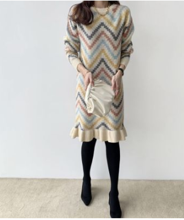 カラフル ジグザグボーダーワンピース レディース ニット ミディアム丈 フリル 可愛い クルーネック ゆったり フリーサイズ Aki0 Fulgeo