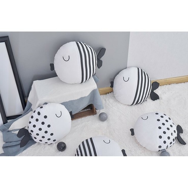 即納 Ty クッション ぬいぐるみ 枕 子供部屋 インテリア 可愛い 魚 子供 赤ちゃん キッズ ベビー プレゼント モノトーン 北欧 雑貨 かわいい 猫の餌 さかな 動物 アニマル キッズルーム 水玉 ドット ストライプ Coloring Life