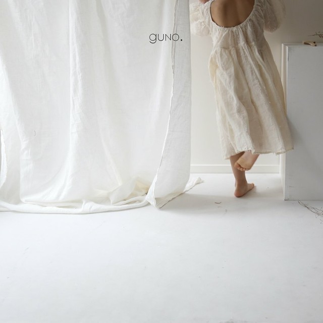 Guno Band Ops バックオープンワンピース アイボリー 韓国子供服 韓国子供服 Pom Chun