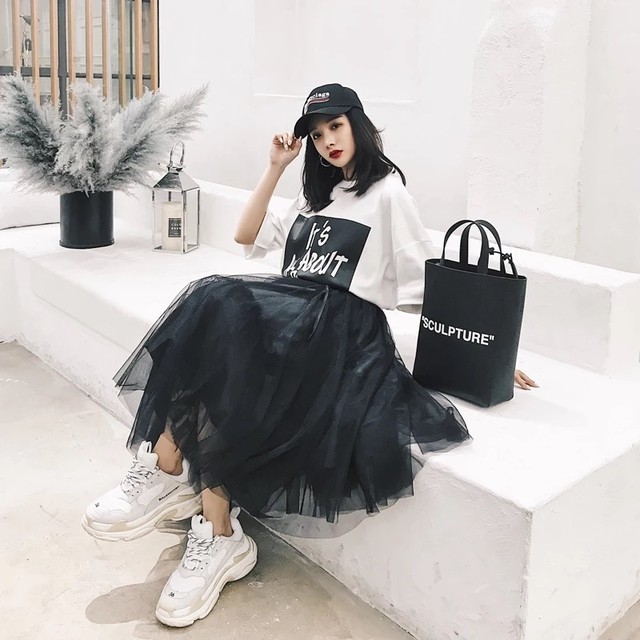 frill cool skirt