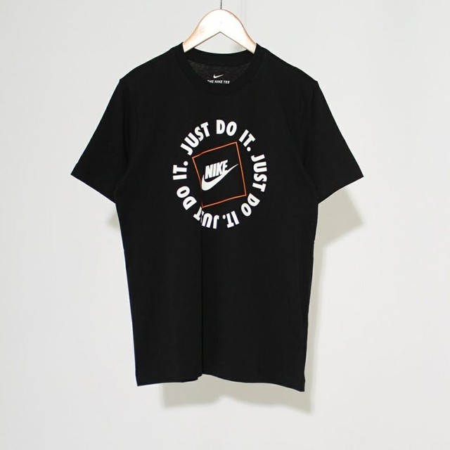 NIKE フロントのサークルロゴが目を惹く新作Tシャツ★