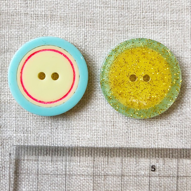オリジナルボタン 水色縁 金ラメ Foo Stitch