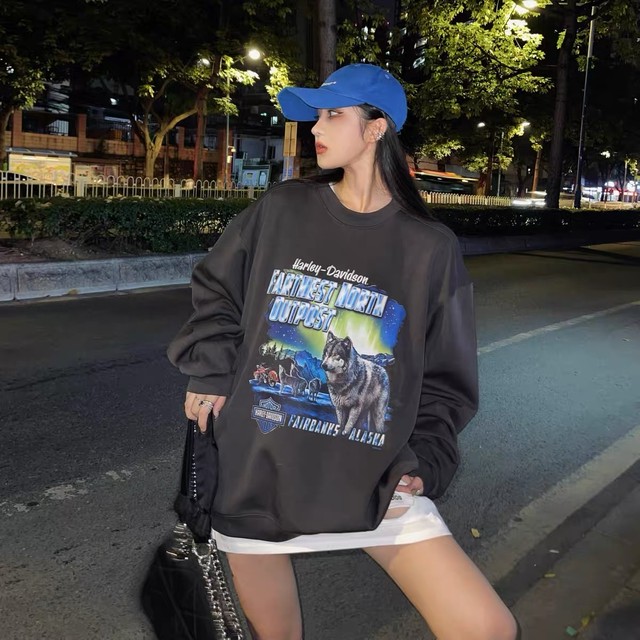 wolf print sweat