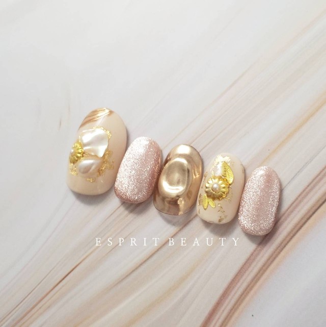 No 58 オフホワイト パール シェル ワンカラー ミラーネイル マグネットネイル ゴールド うねうねネイル お正月 成人式ネイル ニュアンスネイル ネイルチップ Esprit Beauty ネイルチップ販売