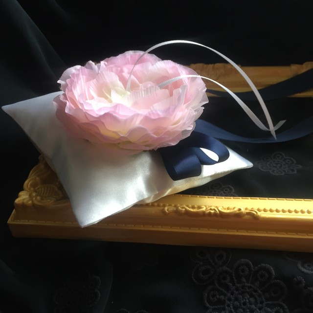 リングピロー ロイヤルネイビーのリボンとお花 結婚式 ウェディング 送料無料ピンク Wedding Momo Noha