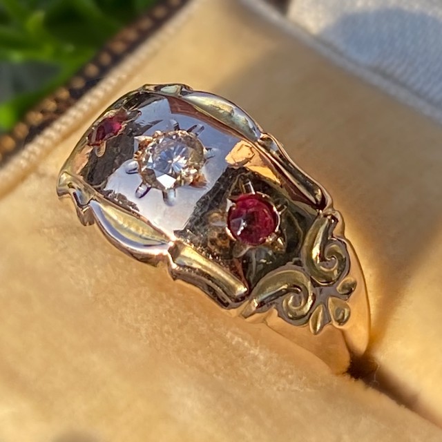 イギリス1917年製アンティークリング 指輪 ダイヤモンド ルビーペースト デイジーリング アンティークジュエリー Daisyring