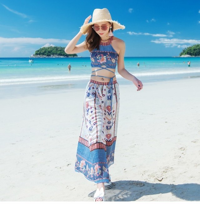 送料無料 18夏新作 ホルターネックのパンツビキニ ロングスカート3点セット 水着 エスニック柄 ロングスカート Ally