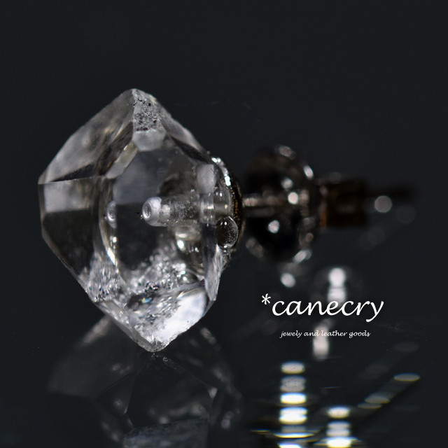 ハーキマーダイヤモンドの原石ピアス | 天然石ジュエリーの Canecry