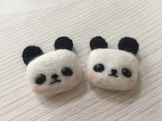 羊毛フェルト パンダ ブローチ ハンドメイド Yaorin