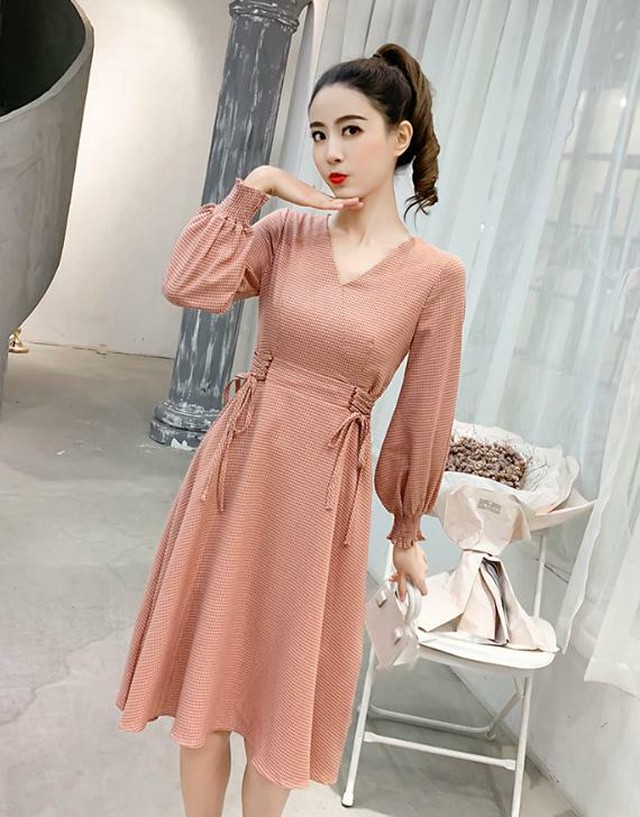 チェック柄 ひざ丈 フレアワンピース 膝丈ワンピース 袖フリル バルーンスリーブ ボリューム袖 長袖 レディース 韓国 オルチャン ファッション 春服 秋服 冬服 レディース 韓国服 風 レディース ファッション カジュアル 大人可愛い Vネック Aライン ウエストマーク