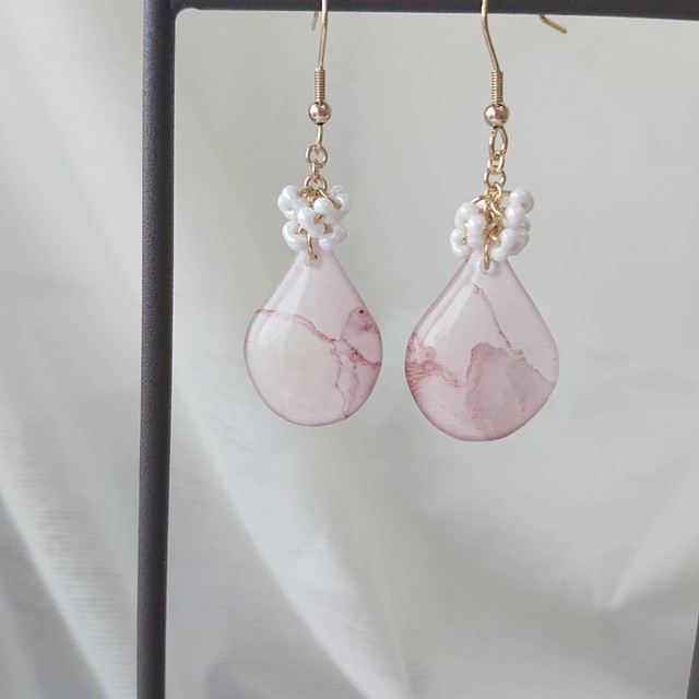 ピンク スワロフスキーの大人上品ゆらゆらイヤリング 町田ルミネ Cara Handmade