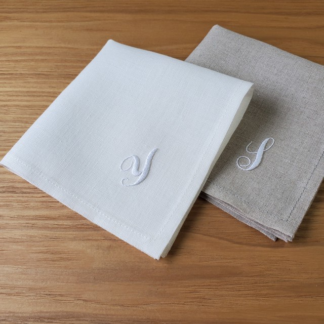 イニシャル刺繍 ミシン仕立てのリネンハンカチ サイズ変更 ハンドメイド 刺繍 ハンカチ ハチの針