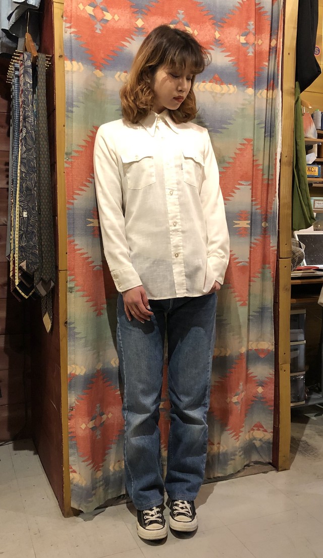 70s 70年代製 ヴィンテージ Levi S リーバイス 白シャツ レディースs位 ヴィンテージ古着 ビンテージ古着 ヴィンテージシャツ 陽気な古着屋frank