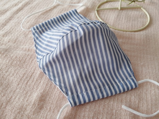 大人用 夏仕様 手作り立体布マスク 水色 爽やか横ストライプ Kinokonanna きのこの森の雑貨やさん