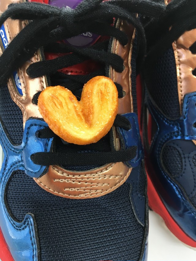 食品サンプル 靴紐アクセサリー クロックスアクセサリー 源氏パイ Moguta