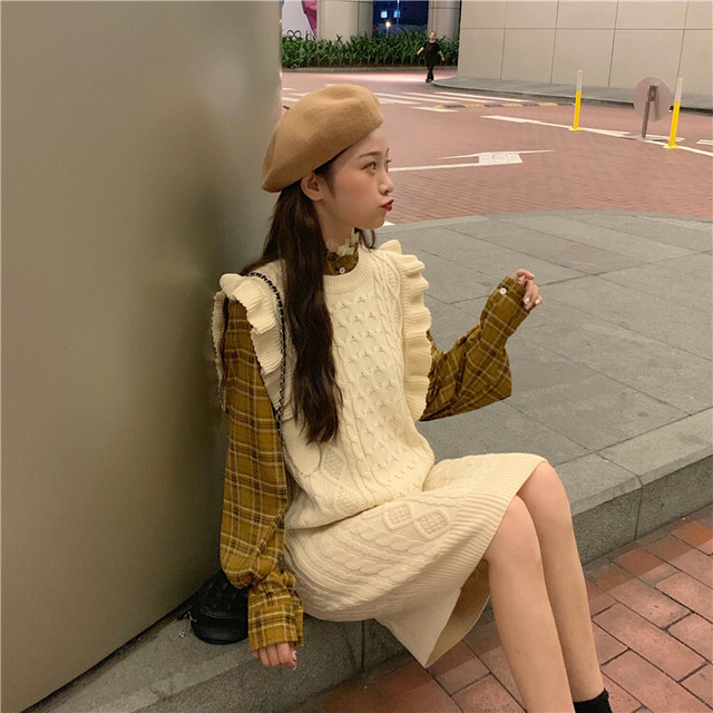 人気のファッショントレンド これまでで最高の肩 フリル ニット コーデ