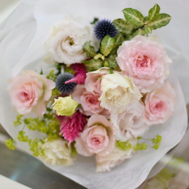 キュートブーケ ピンク系 可愛い季節のお花を記念日にお届けします Ohana Site 商品 5000以上配送料off