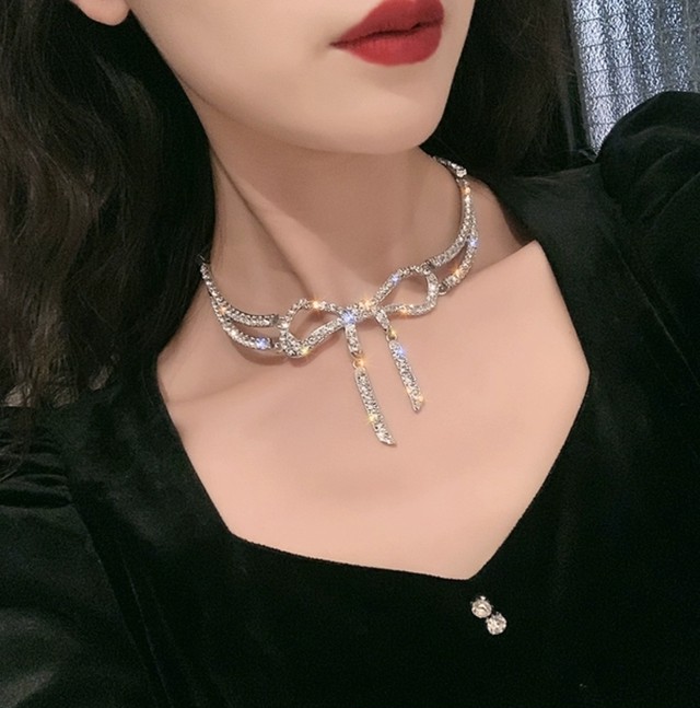 ビジューリボンチョーカーネックレス Ecrea