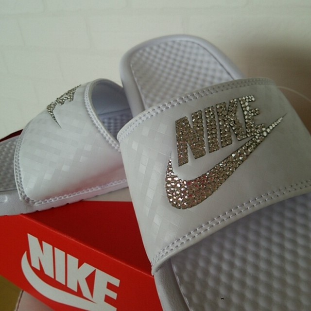 Nike ベナッシ ホワイト Deco 24センチ Feliluce