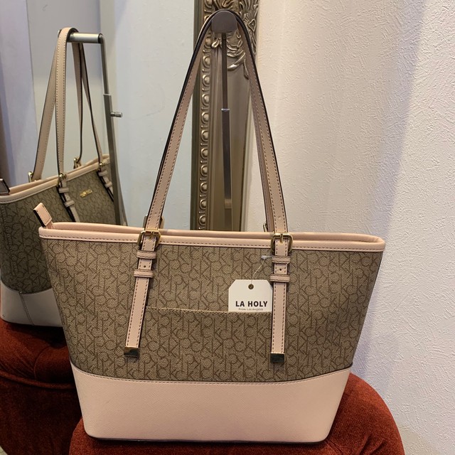 Calvin Klein モノグラム柄トートバッグ La Holy