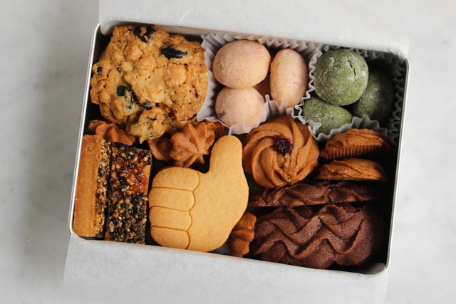 母の日クッキー缶 カナエ菓子店