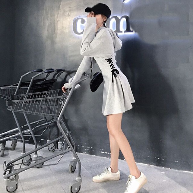 即納 スウェットパーカーワンピース 編み上げ フレアスカート Aライン Flowernet