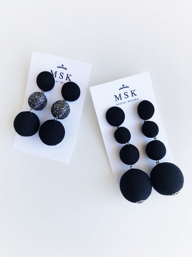 ブラックボンボン ピアス イヤリング Atelier Msk