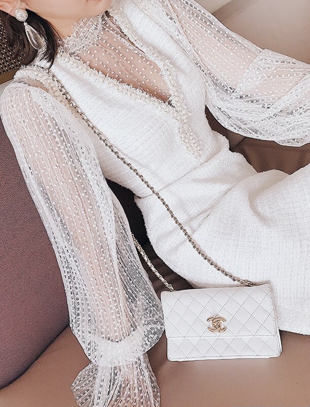 セットアップ 白 ワントーン Vネック パール ワンピース ブラウス 2点セット ツーピース 透け感 レース ベルスリーブ ふんわり きれいめ エレガント 大人 可愛い セクシー お呼ばれ 二次会 デート ディナー デート 春夏 Sea Sign Post