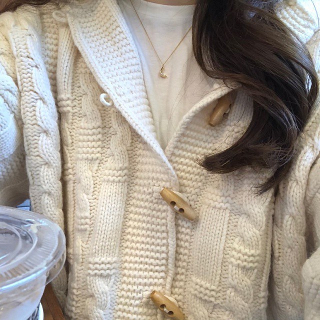 即納 ケーブルニット カーディガン 襟付き 長袖 トグルボタン ケーブル編み 羽織 コーディガン ゆったり レディース アウター 白 オフホワイト グレー ブラウン Ns 0767 Daily Closet