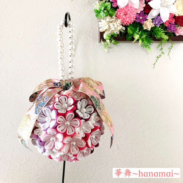 つまみ細工ボールブーケ つまみ細工 華舞 Hanamai つまみ細工ボールブーケ つまみ細工 華舞 Hanamai